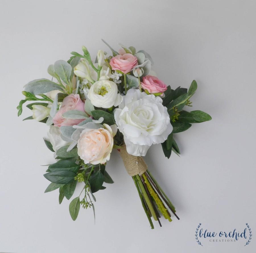 Mariage - wedding flowers, wedding bouquet, white bouquet, eucalyptus bouquet, bridal bouquet, rustic bouquet, boho bouquet, white, green, ranunculus