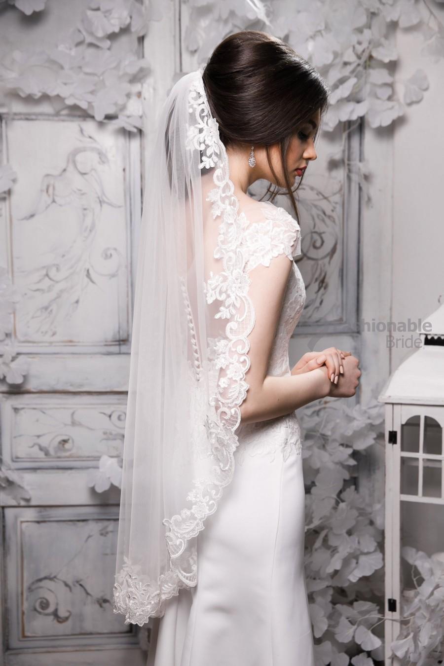 Hochzeit - Fingertip Lace Veil, Wedding Veil, Bridal Veil, Ivory Veil, White Veil, Lace Veil.