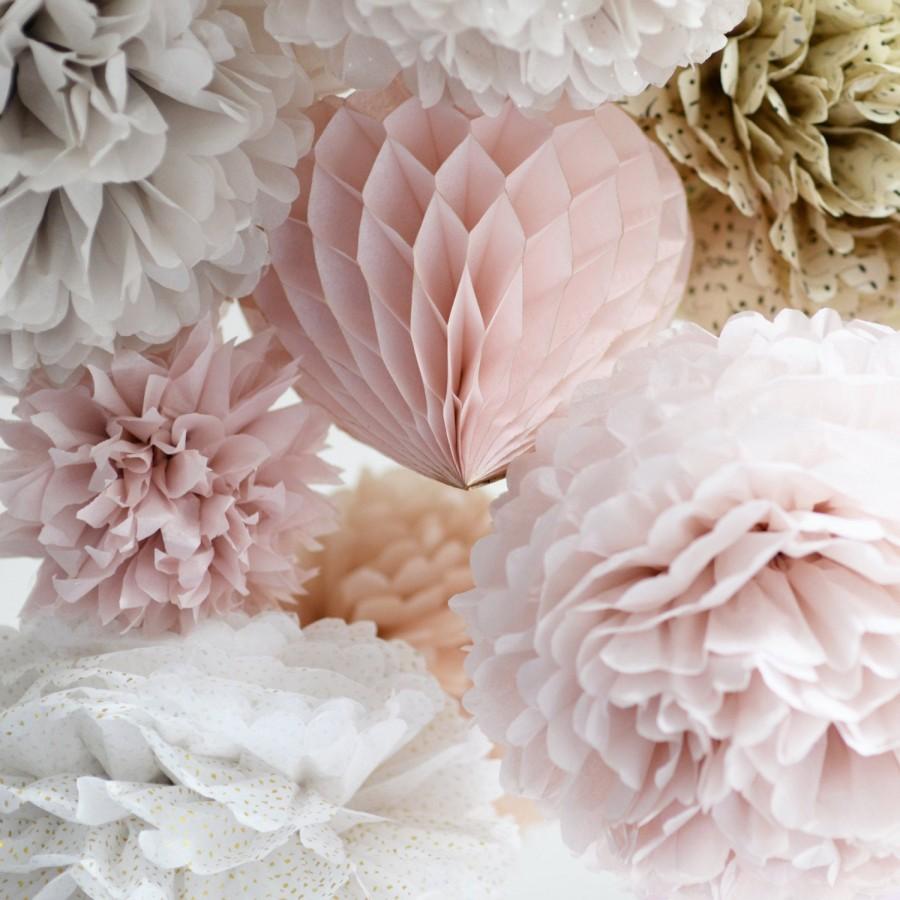 Mariage - 24  Large Tissue papr  Pom Poms - multi colors - weddings / party decorations / birthday