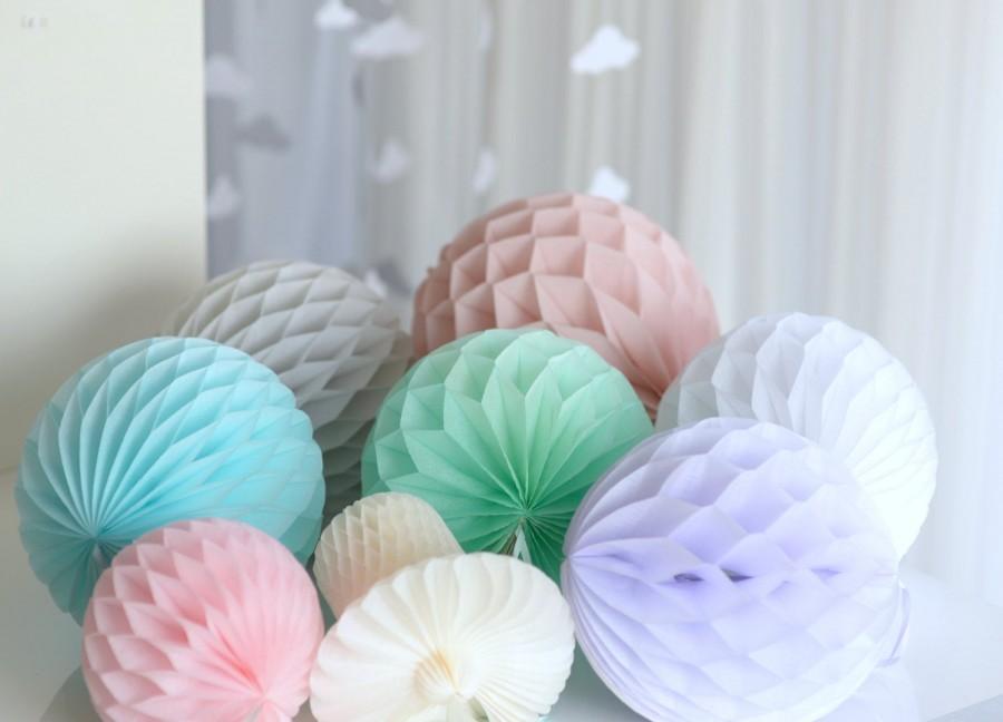 Hochzeit - 8 paper honeycomb balls - mixed size-Hand made tissue-77 colors-wedding decorations -party decor-nursery decor-birthday-paper lantern-round