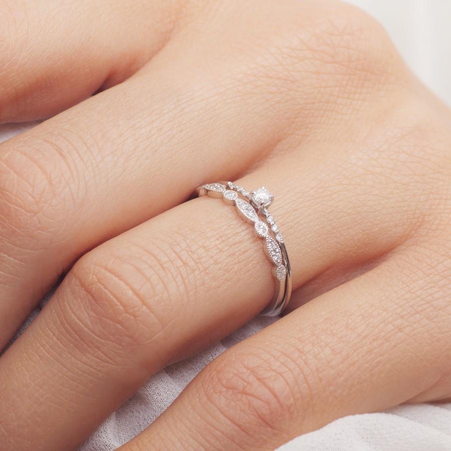 زفاف - Gold and Diamond Engagement Ring for Women / 14K Gold Engagement Ring with Real Diamonds