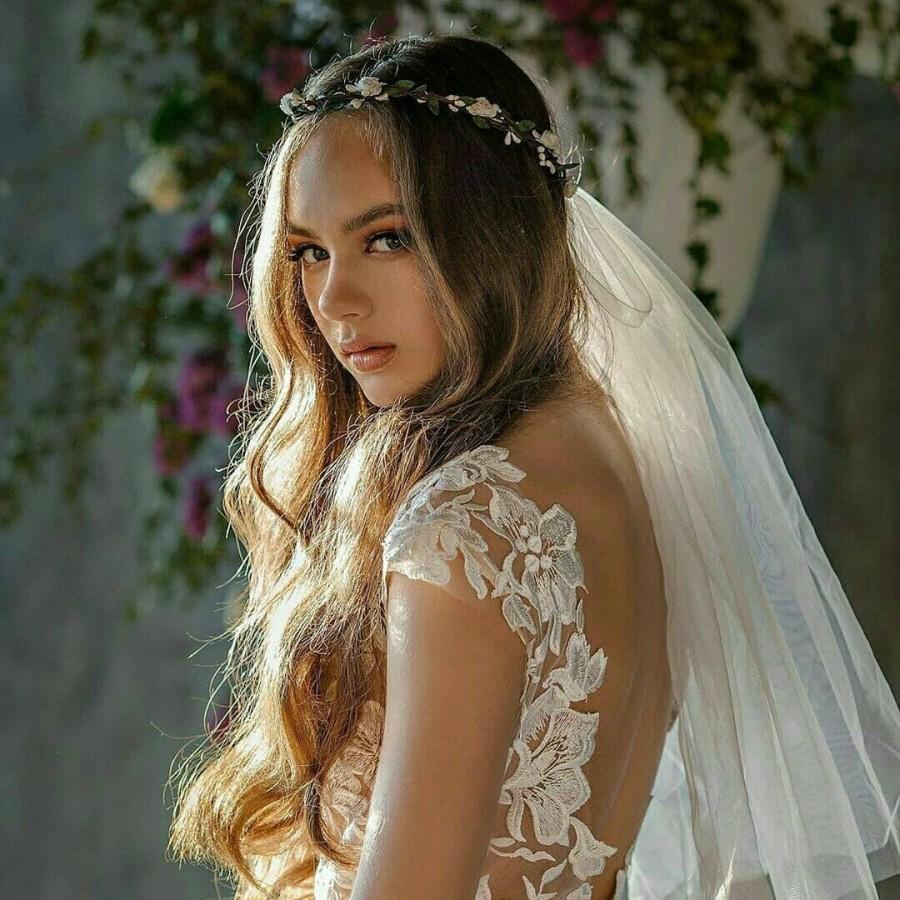 Свадьба - White Bridal Flower Crown Veil Flower Halo Wedding Wreath Bachelorette Party Boho Headpiece Bridesmaids Ivory Girl Rustic Woodland Headband