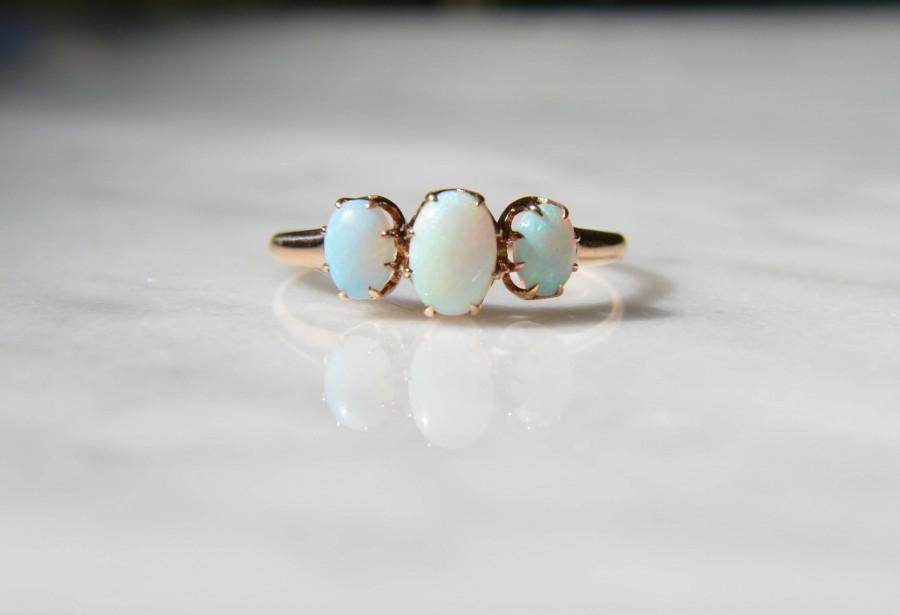 Mariage - ANTIQUE VICTORIAN OPAL trinity trilogy 10k rose gold engagement vintage ring size 7 circa 1870