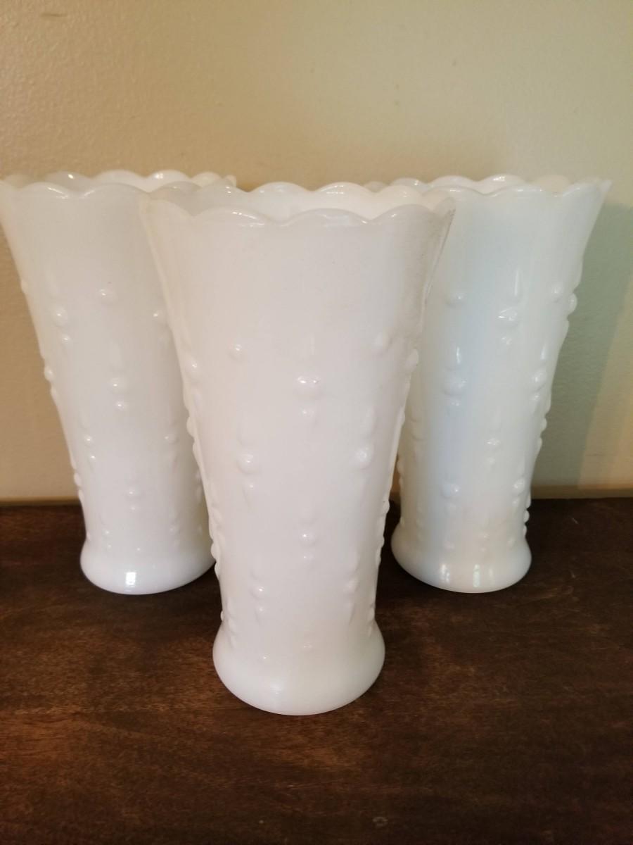 Hochzeit - Vintage Milk Glass Vases - Set of 3 - Teardrop and Pearl Pattern by Anchor Hocking - Wedding Decor Centerpiece