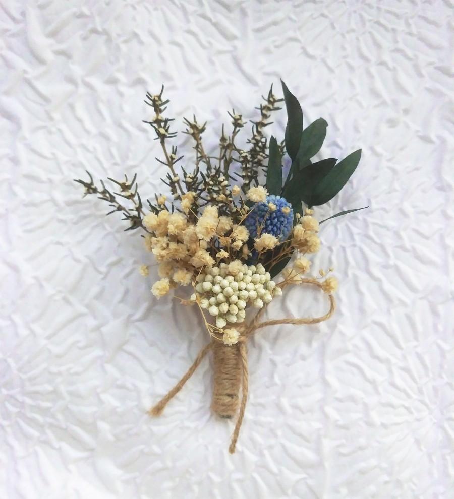 Mariage - Handmade Wedding Boutonniere Rustic Navy Baby’s Breath Boutonniere Dried Flower Burlap Groom Lapel Pin Woodland Wedding