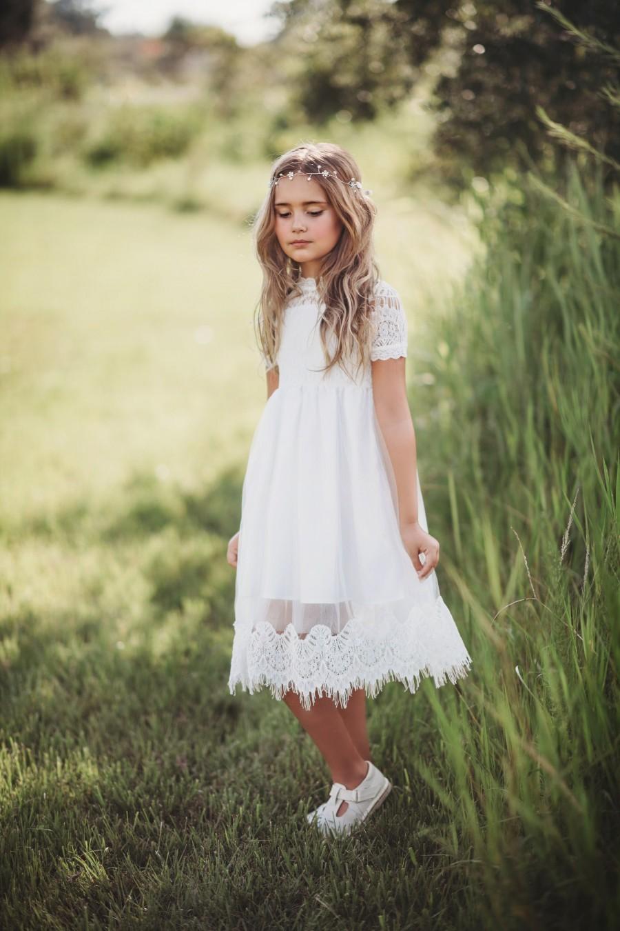 Mariage - White flower girl dress, Tulle and Lace Flower Girl Dress, First Comunion Dress, White Tulle Dress, Flower girl dresses,Baby Toddler Dress