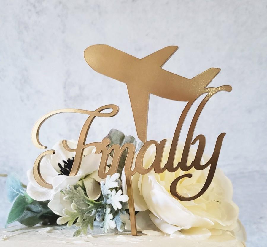Mariage - Airplane Wedding Cake Topper, Custom Wedding Cake Topper, Airplane Party
