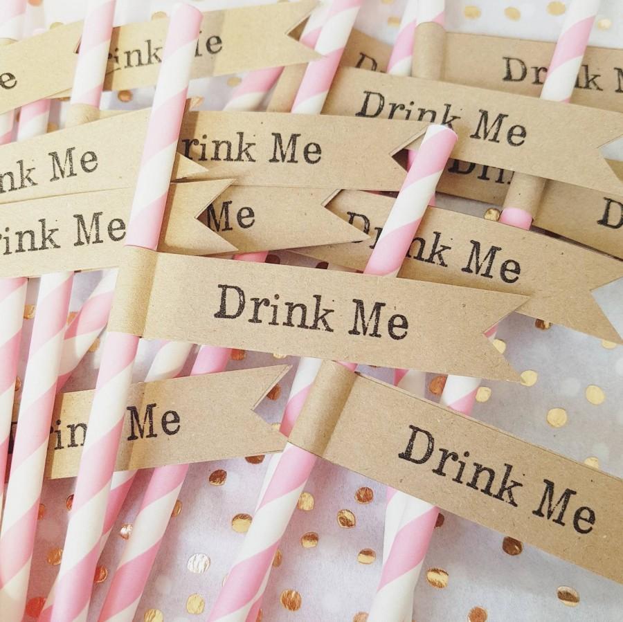 Свадьба - 16 Paper Straws with Kraft 'Drink Me' Flags - Wedding, Engagement, Party