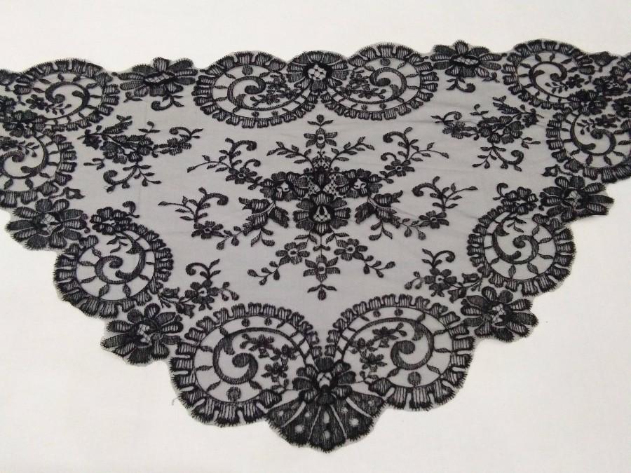 Свадьба - Black Spanish Style Lace Mantilla ,Embroidery Triangle Lace Mantilla ,Lace Chapel Scarf ,Chapel Catholic Veil