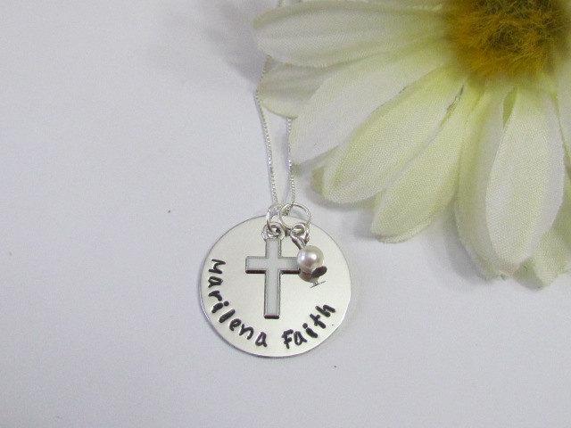 Mariage - 1st Communion Necklace // Baptism gifts//1st communion girls//gifts for girls//flower girl//Cross necklace//personalized necklace girls