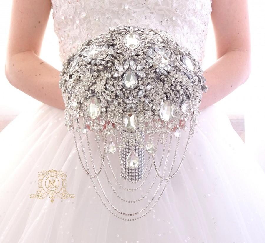 Mariage - Luxury BROOCH BOUQUET. Wedding bridal broach boquet. Silver jeweled bling crystal full jeweled bouquet. Cascading fabulous bouquet