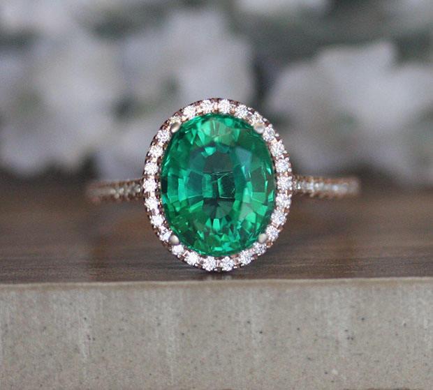 زفاف - 10x8mm Oval Lab Created Emerald Engagement Ring, Rose Gold Emerald and Diamond Wedding Ring, Diamond Halo Rose Gold Ring, Bridal Ring