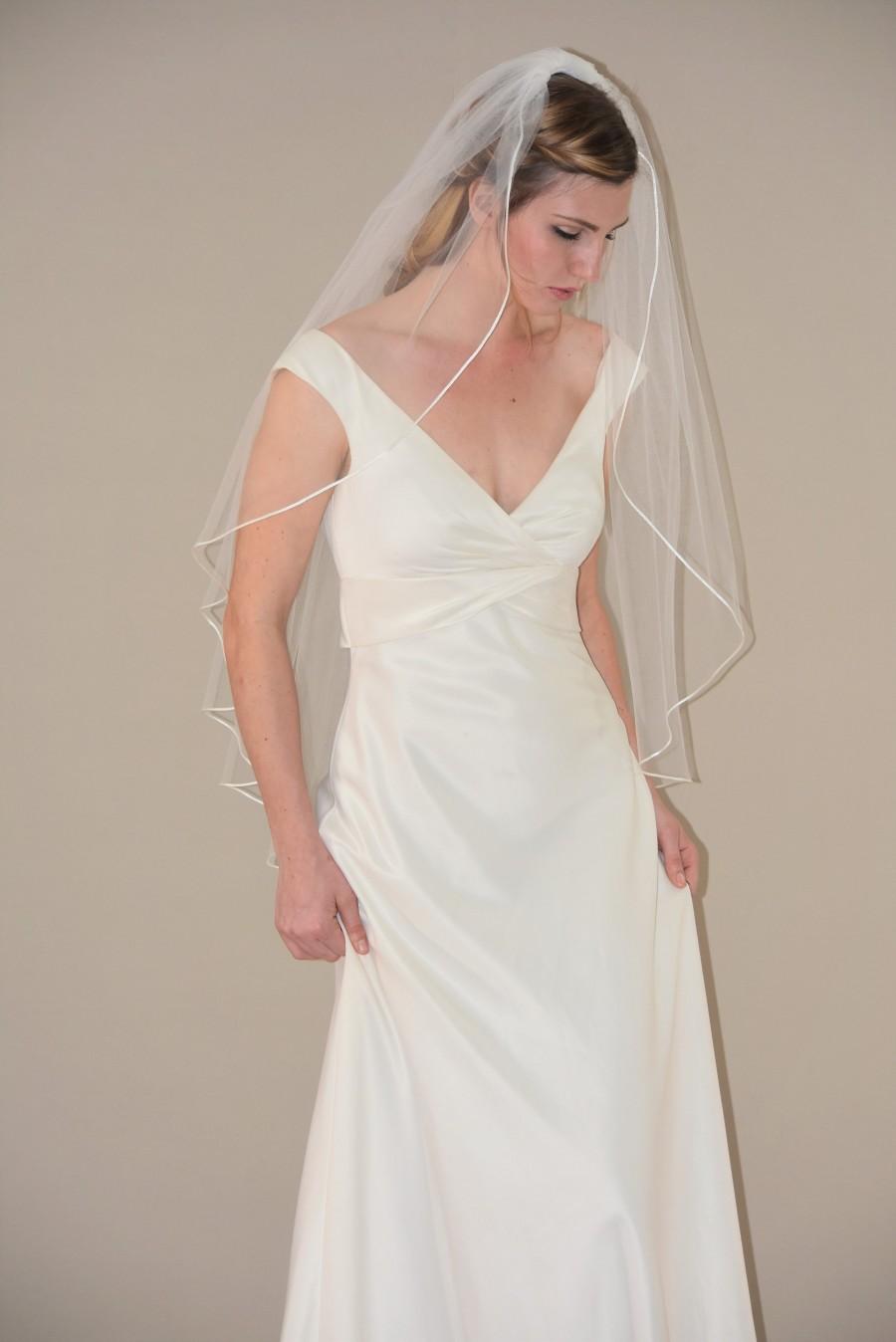 Mariage - Fingertip Veil with Satin Cord Edge 
