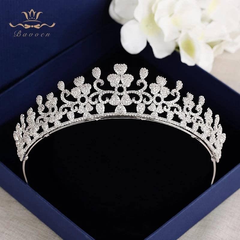 Hochzeit - Beautiful Handmade Bridal Tiara, wedding,silver Crystal, Pearl, Swarovski,Prom,princess crown, Pageant Tiara,wedding Tiara,Bridal crown.