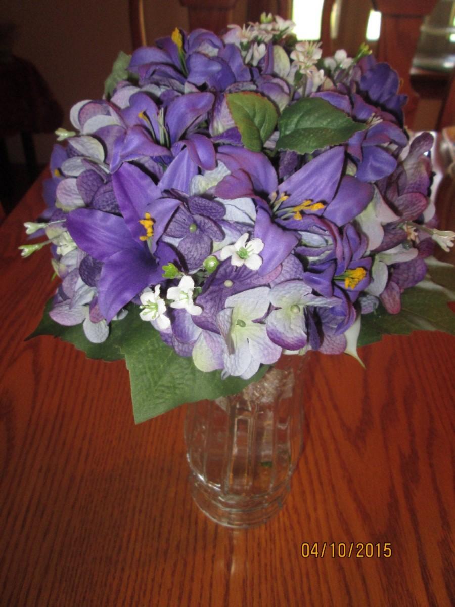 Hochzeit - Purple Wedding Bouquet, Bridesmaid Bouquet, Purple and Burlap Bouquet, Purple Wedding Flowers, Purple Lilies, Spring Bouquet, Rustic Wedding