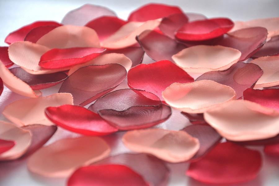 Hochzeit - Burgundy Cranberry Blush Pink Petals/Maroon Wedding decor/Table Scatter/Aisle Runners/Toss petal/Flower Supply/ Confetti/Floral Ornament