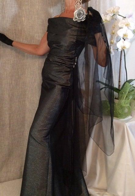 Mariage - Designer Black and Silver long Formal Dress With Crystals And Chiffon. Classy and Elegant Couture. Mother Of The Bride Dress.