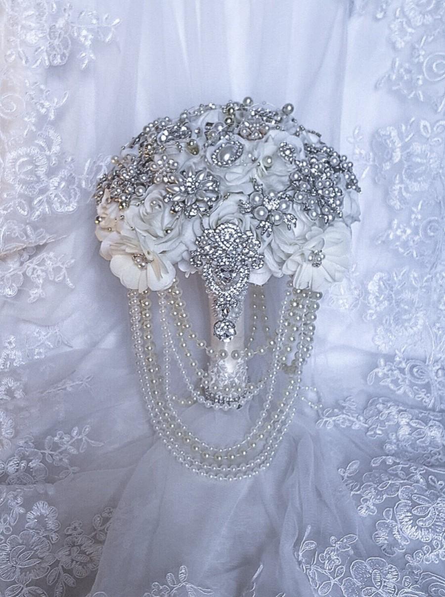زفاف - Vintage Brooch Bouquet. FULL PRICE White Ivory Silver Silk Roses Flower Broach Bouquet. Art Deco Great Gatsby.