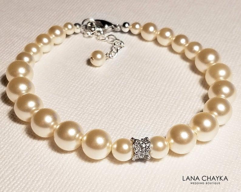 Mariage - Bridal Pearl Bracelet, Wedding Ivory Pearl Jewelry, Swarovski Ivory Pearl Bracelet, Pearl Silver One Strand Bracelet, Bridal Jewelry