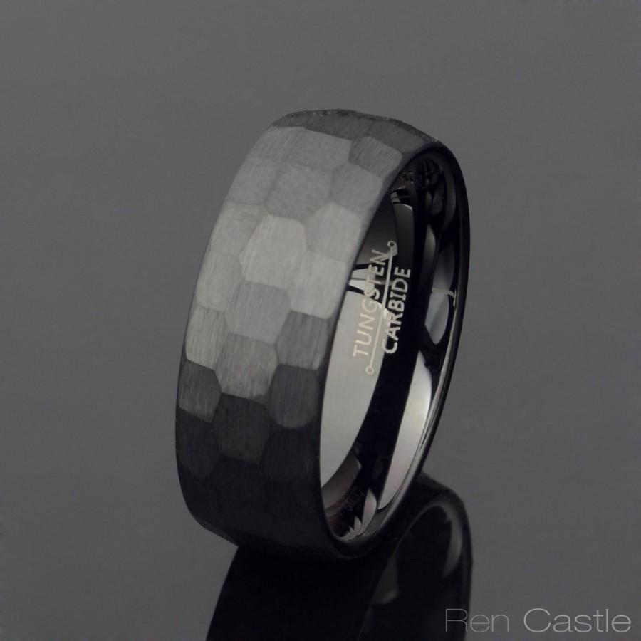 زفاف - 8mm Brushed Hammered Wedding Band Black Tungsten Ring Mens Tungsten Wedding Band Personalized Ring Free Laser Engraved Mens Tungsten Ring