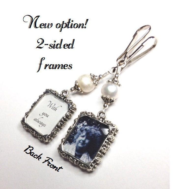 Mariage - 2 sided Wedding bouquet photo charm. DIY or I do photos. Pearl wedding charm. Memorial photo charm 2 sided. Bridal shower gift. Sister gift