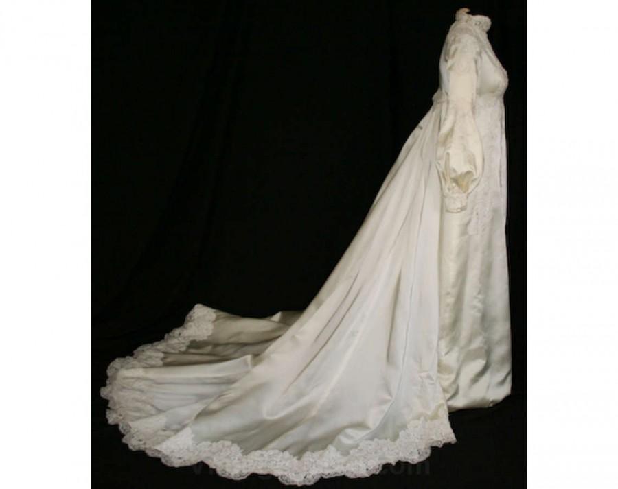 زفاف - Size 8 Wedding Dress - Gorgeous Pearls & Lace-on-Satin Bridal Gown with Formal Detachable Train - 1960s Empire - Deadstock - Bust 34.5