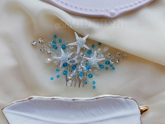 Свадьба - Beach wedding hair accessories Blue Bridesmaids gifts Aqua Blue Starfish Hair clip Mermaid crown Starfish crown seashell hair accessories