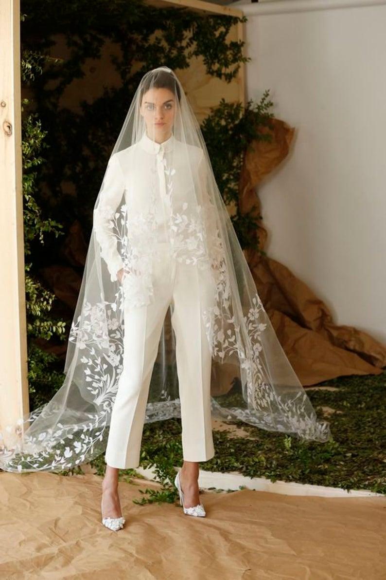 زفاف - cathedral wedding Veil With flower ornamens lace veil, boho floral floor length lace veil,mantilla juliet veil,first communion white lace