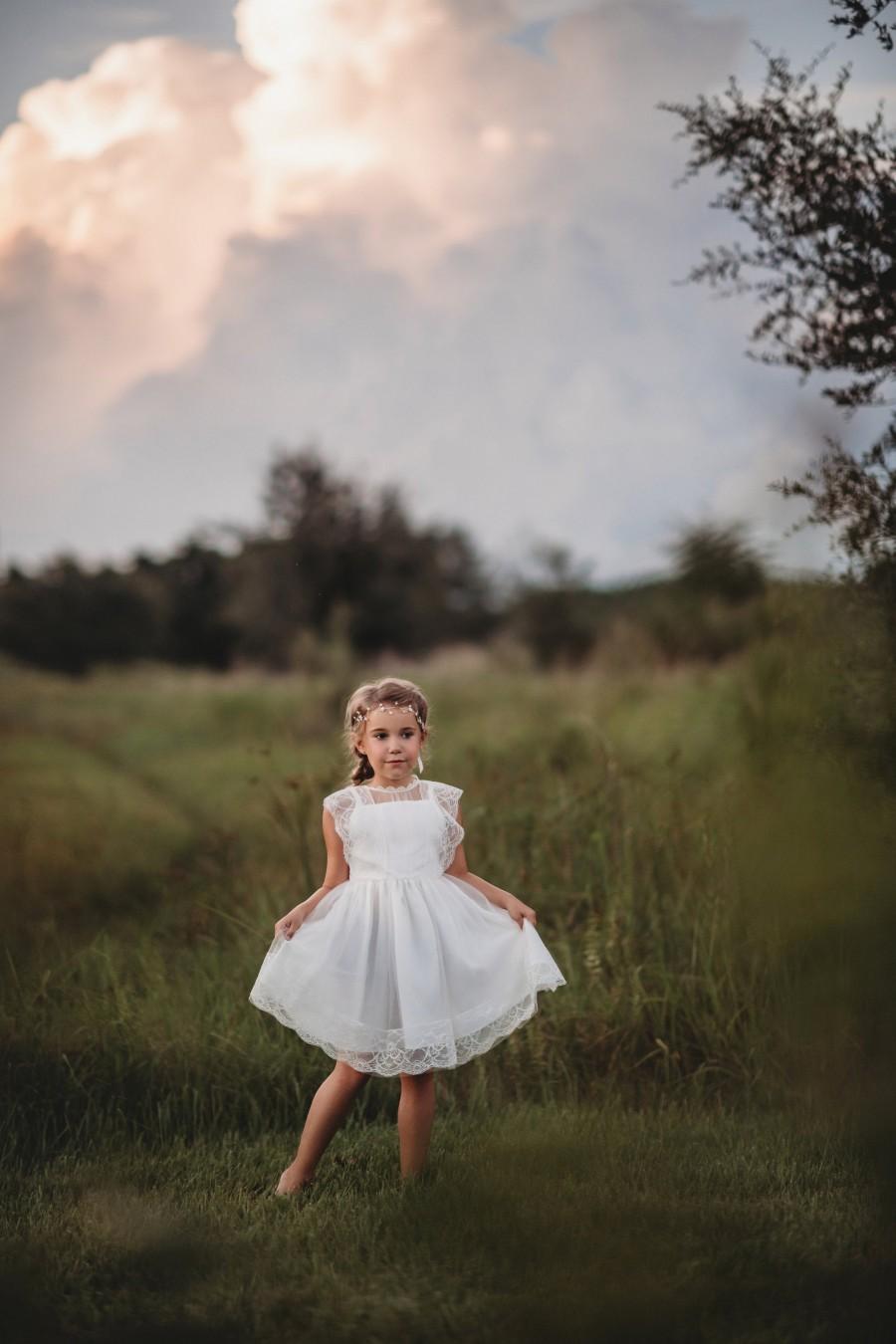 Mariage - tulle flower girl dress,rustic lace flower girl dresses, sleeveless flower girl dresses,boho flower girl dress,ivory flower girl dress,beach