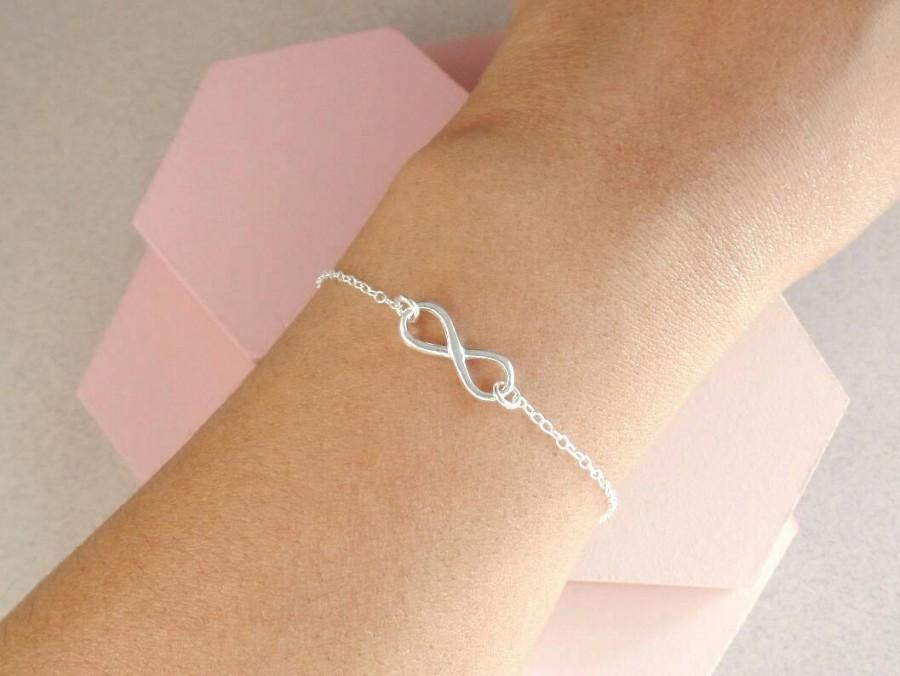 Hochzeit - Infinity Bracelet - Sterling Silver - Minimal Bracelet - Dainty Bracelet - Stacking Bracelet - Gift for Her - Bridesmaid Gift - Wedding Gift