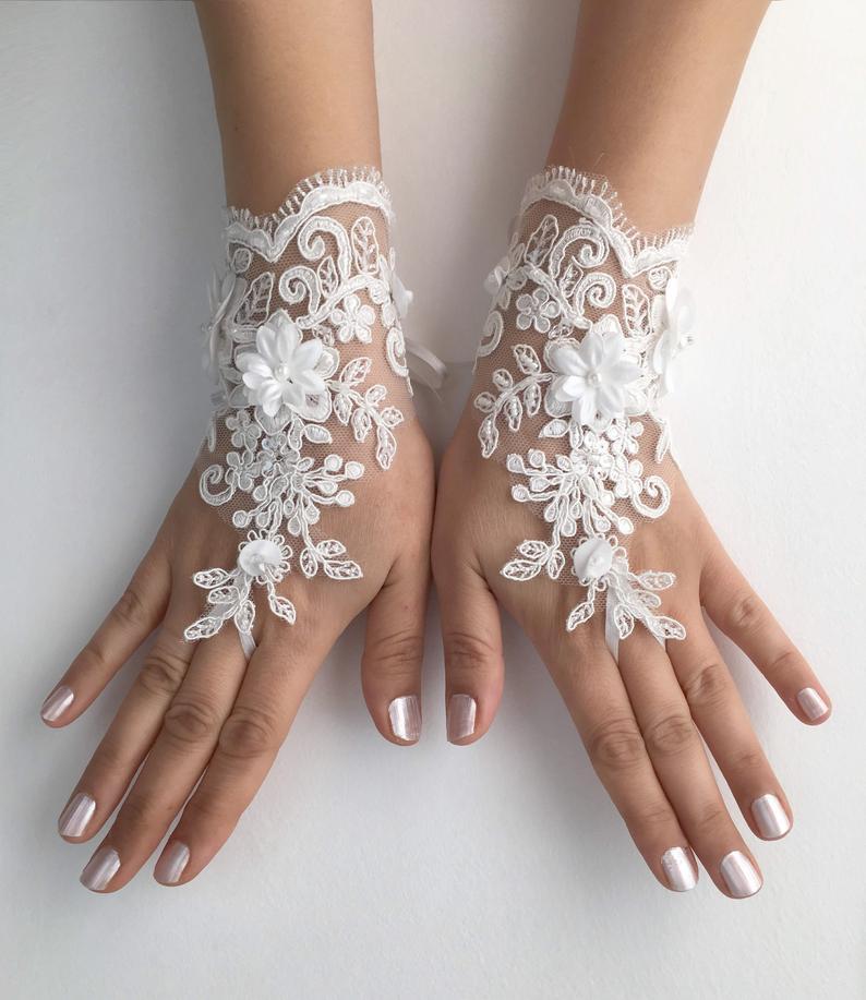Hochzeit - Wedding Gloves, Bridal Gloves, Ivory lace gloves, Handmade gloves, Ivory bride glove bridal gloves lace gloves fingerless gloves