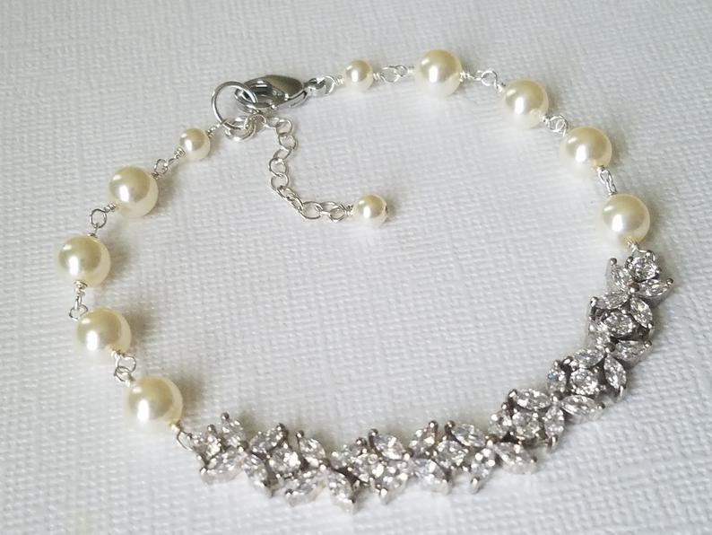 Mariage - Pearl Cubic Zirconia Wedding Bracelet, Swarovski Ivory Pearl Crystal Bracelet, Dainty Pearl Bracelet, Bridal Pearl Jewelry, Wedding Jewelry