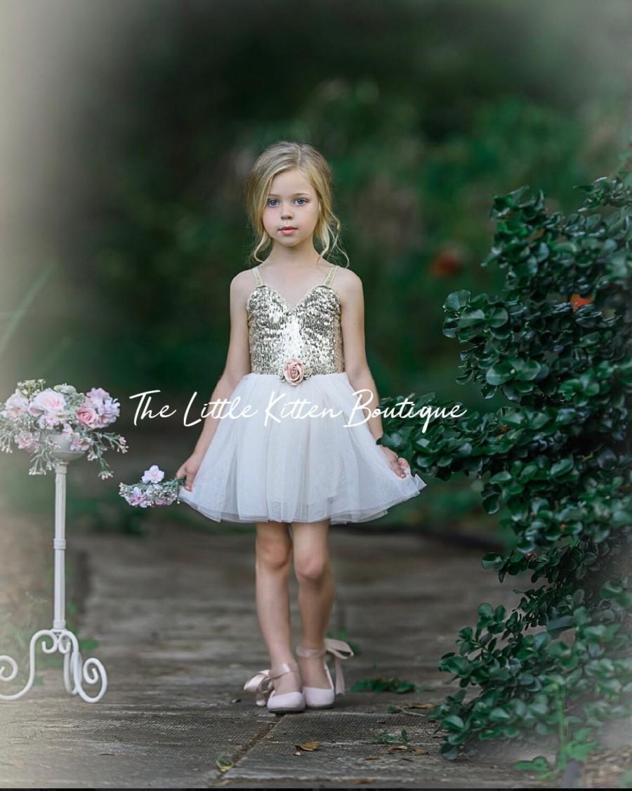 Hochzeit - Ivory Tulle Flower Girl Dress, Cream Sequin Wedding Gown, Glitter Boho Chic Beach Gown, Birthday Girl Cake Smash. Princess dress, rose gold