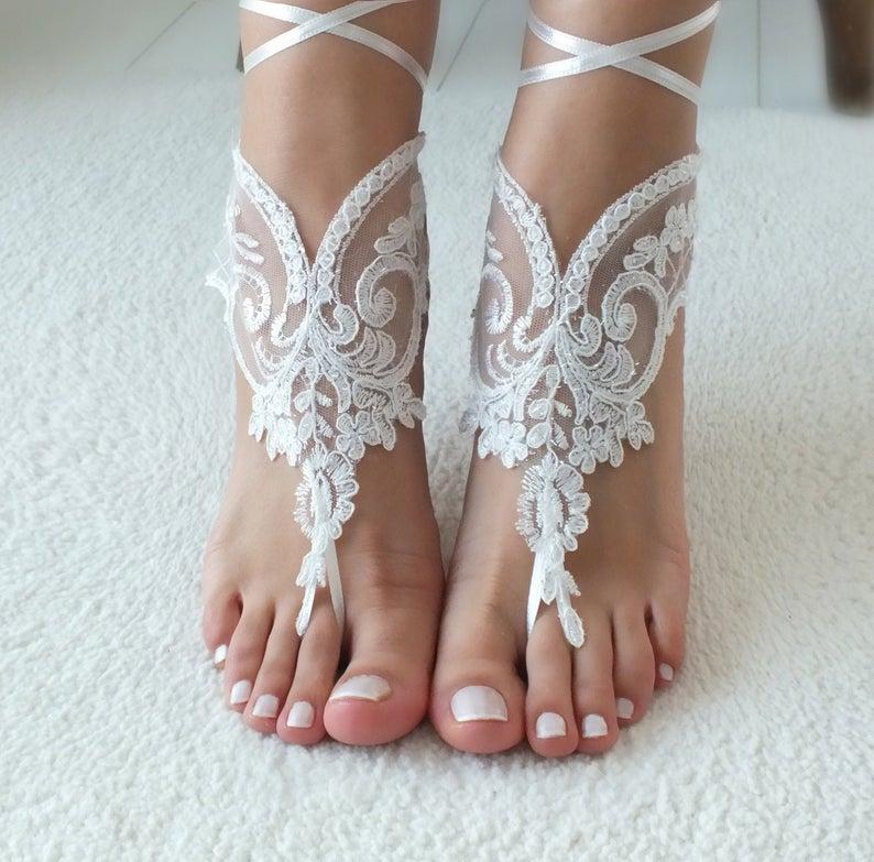 Mariage - Ivory lace barefoot sandals, Bridal shoes, Wedding shoes, Bridal footless sandals, Beach wedding lace sandals, Bridal anklet Bridesmaid gift