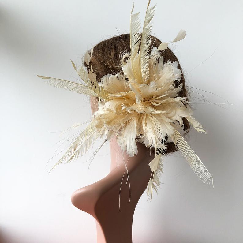 Свадьба - Honey Feather Mount Millinery Feather Flower Headpiece Fascinators Feather Hat Trim Feather Flower for Cocktail Party Derby Day 1 Piece