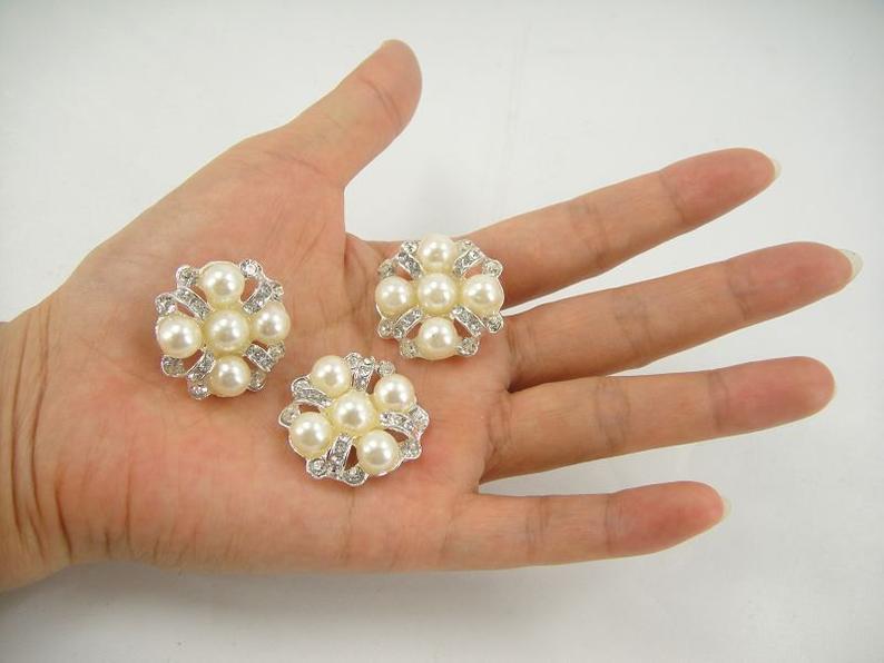 زفاف - Diamante Pearl Brooches Crystal Embellishment Button with Cream Pearls Details Applique for Bridal Boutiques Craft Projects Pack of 3 Pieces