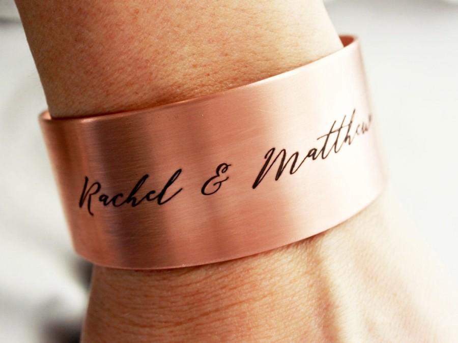 Свадьба - Personalized Thick Cuff - Engraved Cuff Bracelet, Personalized Bridesmaid Gift, Bridal Gift, Engraved Bracelet, Name Bracelet - Thick ECB
