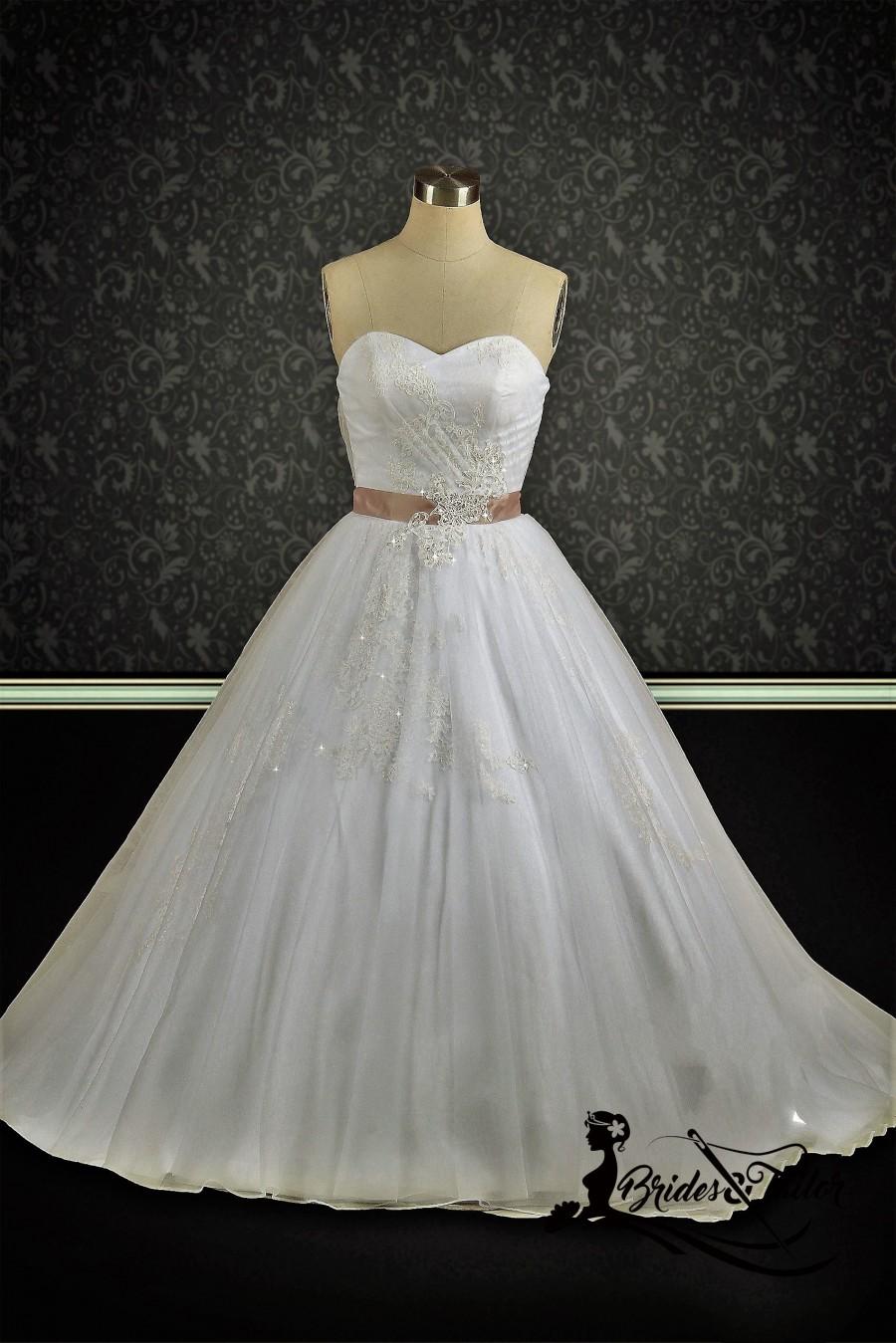 Mariage - Strapless Wedding Dress with belt