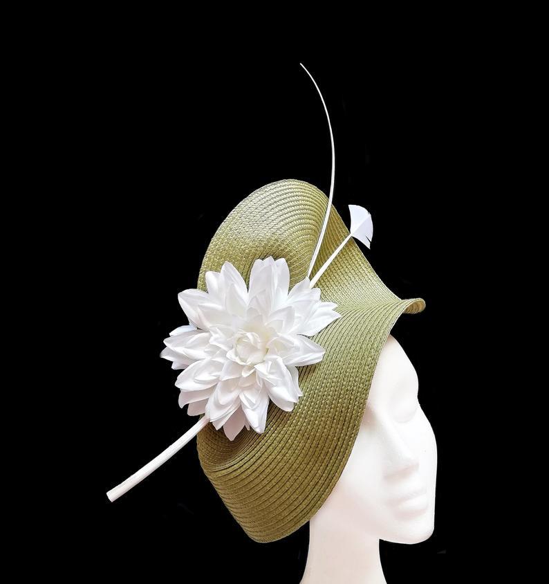 Свадьба - Green and white fascinator. Kentucky derby. Ascot hat.