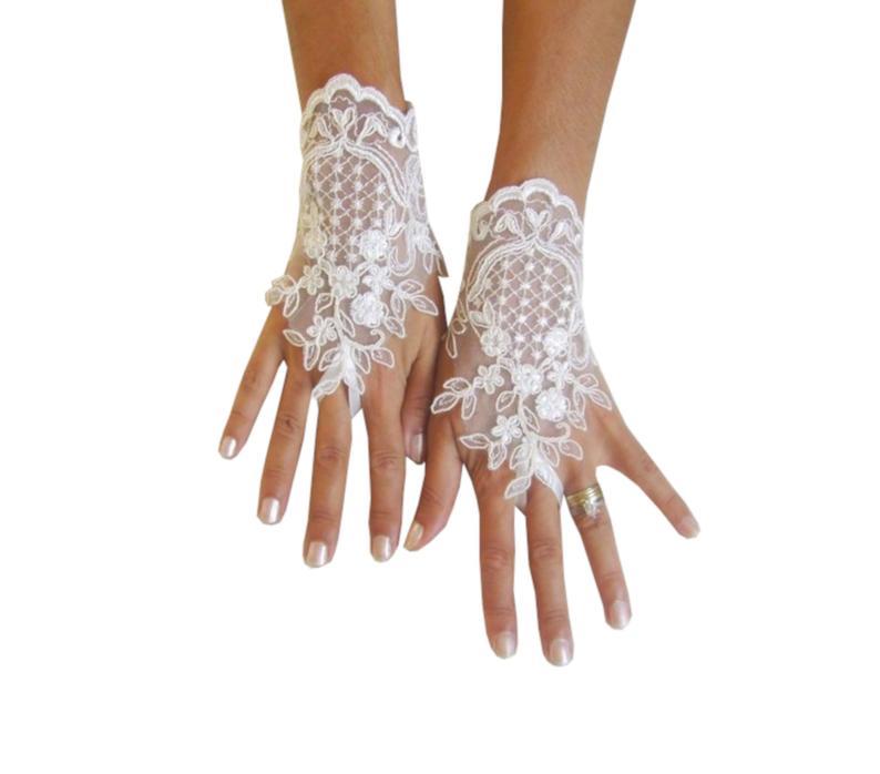 Mariage - Ivory Wedding gloves, french lace gloves, bridal gloves, lace gloves, fingerless gloves, ivory gloves, bridal shower, prom, party, 231