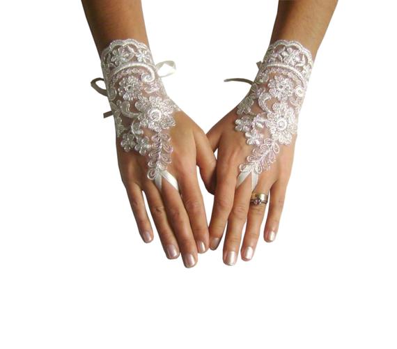 Mariage - Lace bridal glove, ivory glove, silver cord wedding gloves, bride, bridetobe, handmade, gift woman, lace accessories, bridal accessories