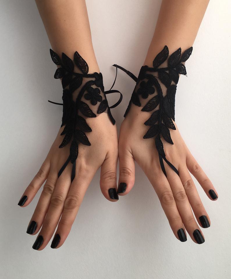 short black lace fingerless gloves