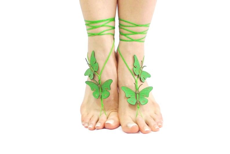 Свадьба - Green genuine leather butterfly barefoot sandal, bridesmaid jewelry, wedding sandles, bridal sandals, Grass Green