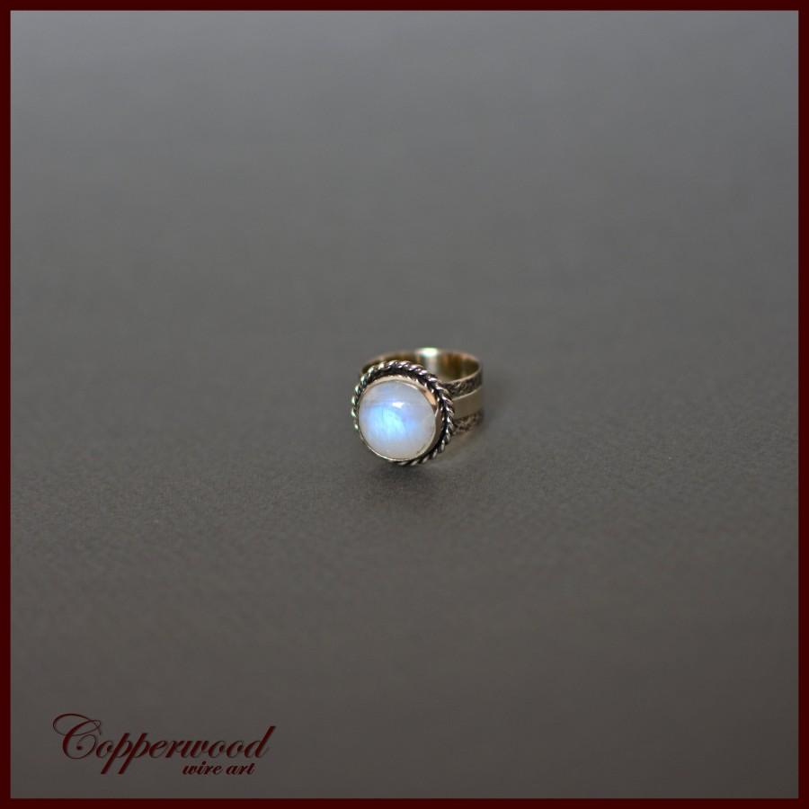 زفاف - Blue moonstone ring, Metalwork gemstone ring, Wire wrapped Silver ring, Boho Engagement Ring, wedding accessory, Romantic Birthday gift