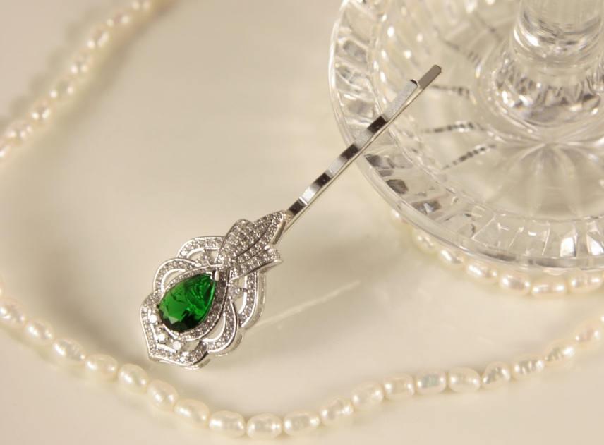 Mariage - Emerald Hair Pins Art Deco Jewelry Gatsby Hair Piece Art Deco Hair Pin 1920s Headpiece Green Hair Pin Wedding Hair Pins Emerald Bobby Pin