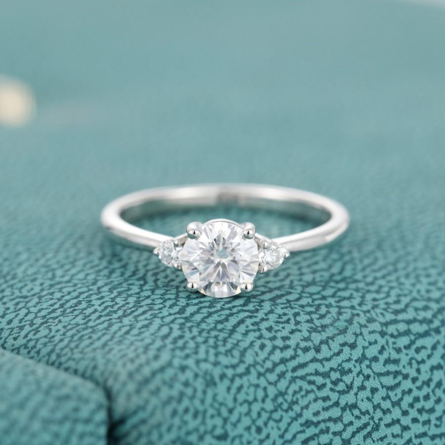 زفاف - Moissanite engagement ring white gold Unique Simple Three stone engagement ring set Promise Diamond wedding Valentine's day gift for women