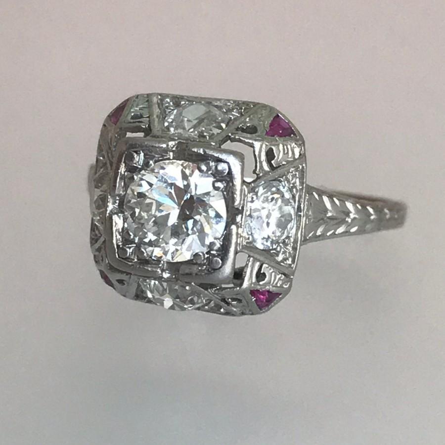 زفاف - Vintage Art Deco Diamond Engagement Ring w Ruby Accents , Platinum Mounting Cradles 1.20ctw Round Transition Cut  Diamond , 1920s. Jewelry