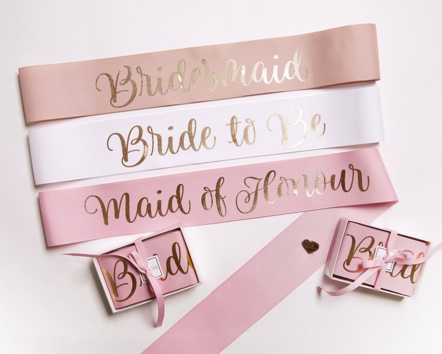 Mariage - Custom Hens Party Sashes With Pin Included // Bachelorette Party Sash // Birthday Sash // Bride To Be Sash // Future Mrs Sash