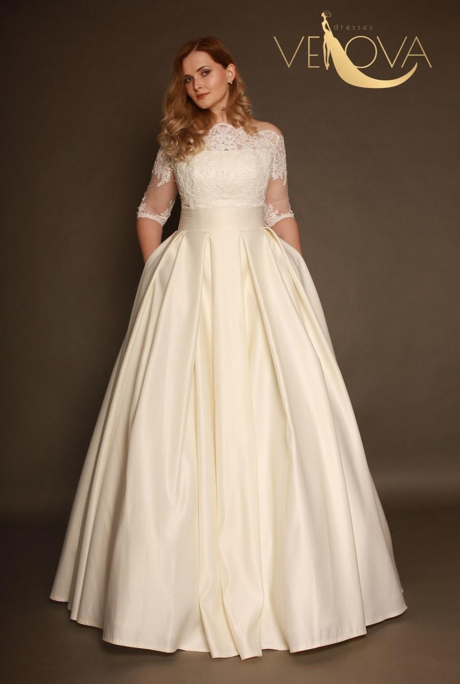 Hochzeit - Long Sleeve Wedding Dress Plus Size Wedding Dress