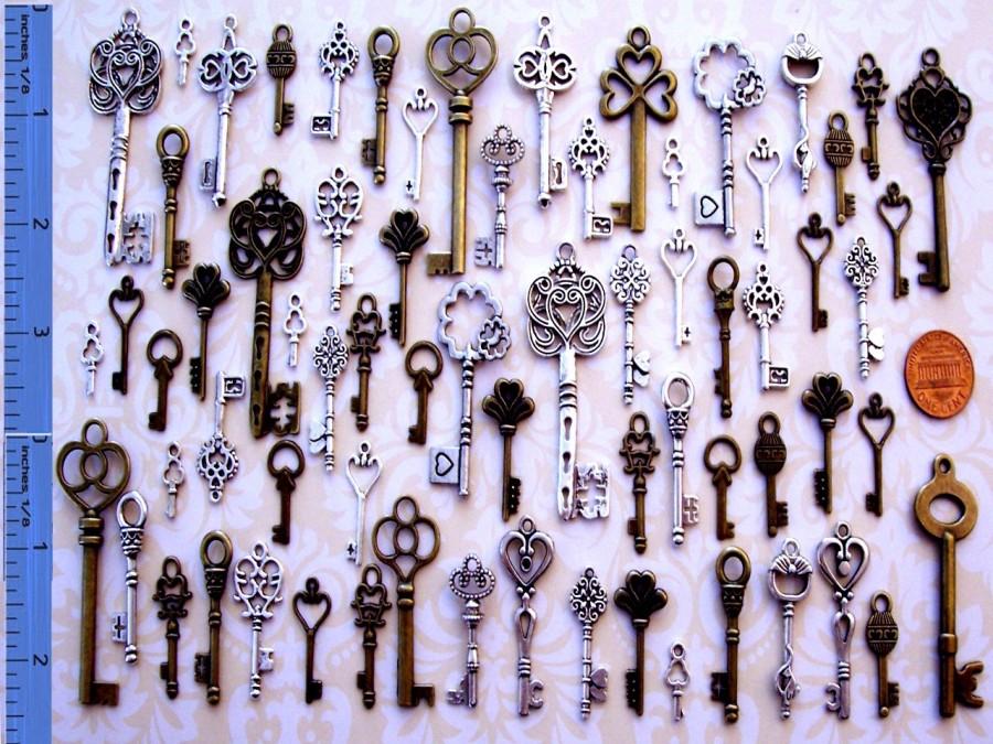 Hochzeit - Bulk Lot Old Skeleton Keys Rare Vintage Antique Replica Charms Jewelry Steampunk Wedding Bead Supply Necklace Decoration Shadowbox Craft zz